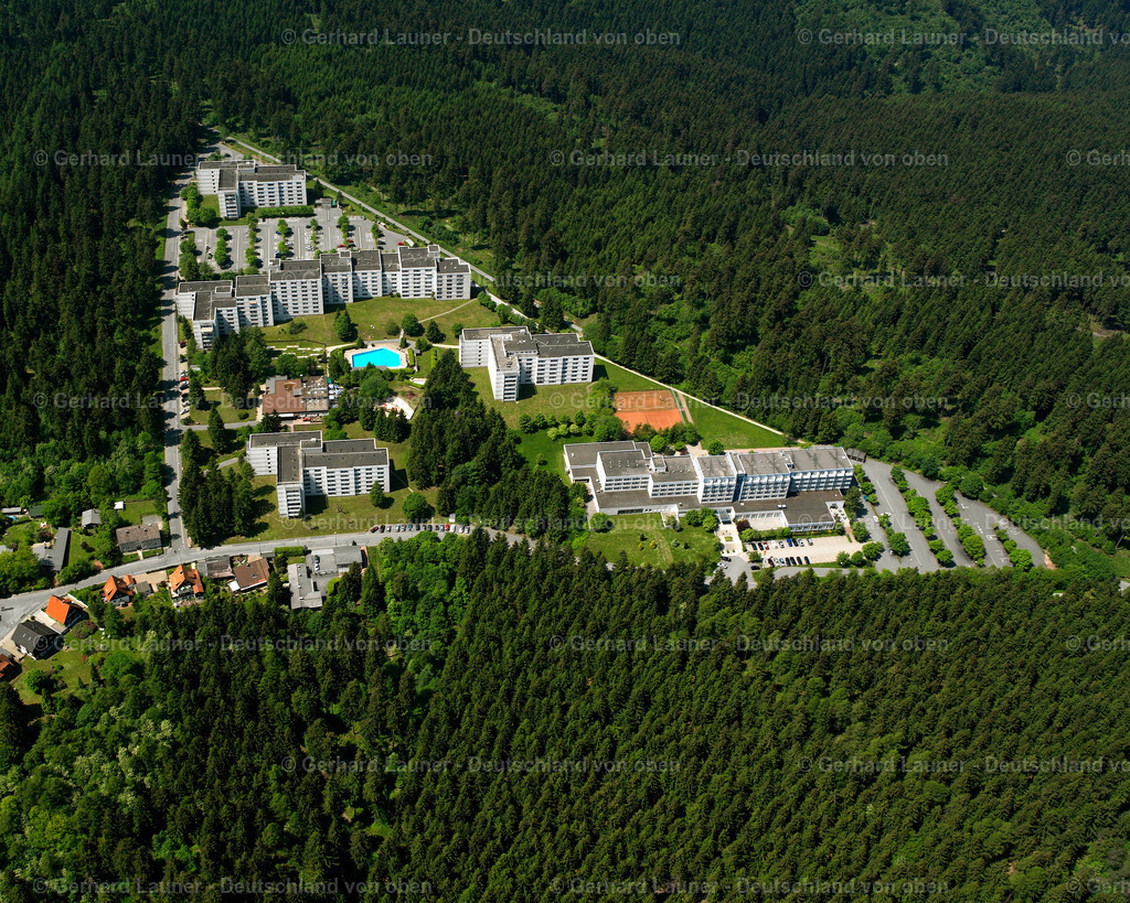2638634 | HAHNENKLEE 09.06.2006 Wohngebiet der Mehrfamilienhaussiedlung  in Hahnenklee im Bundesland Niedersachsen, Deutschland // Residential area of the multi-family house settlement  in Hahnenklee in the state Lower Saxony, Germany Foto: Gerhard Launer