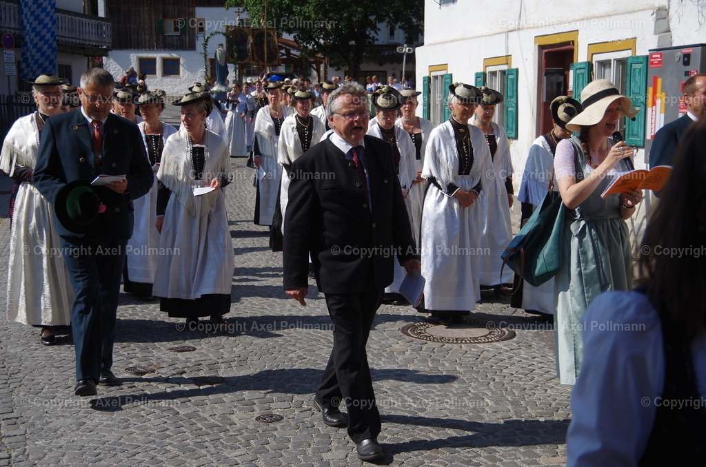 IMGP3499 | fotografiert von Axel PollmannLeonhardi Wallfahrt Benediktbeuern und Murnau, Fronleichnam, Fasching, Landschaft im Loisachtal und Benediktbeuern  - Realisiert mit Pictrs.com
