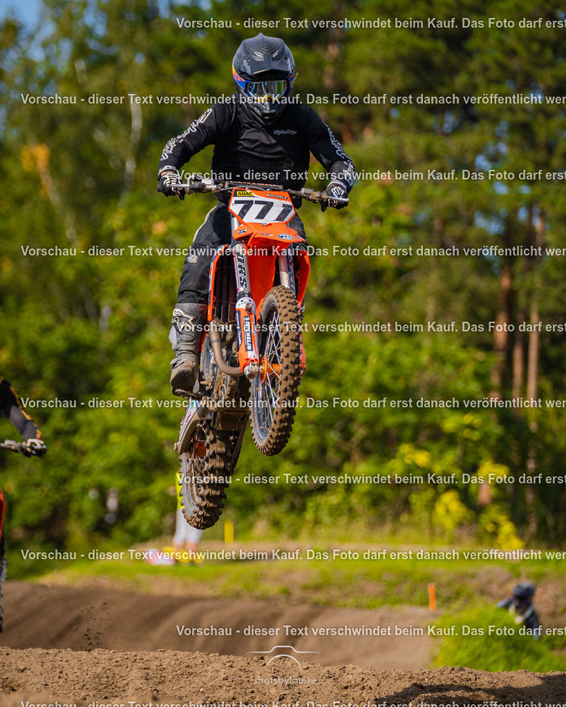 09_21_LM_Schenkenhorst-8265 | Sportfotografin aus Berlin-Brandenburg mit Fokus auf Motocross. Ich halte deine sportliche Leistung und echte Emotionen auf und neben der Strecke professionell fest. Entdecke die Fotos von deinem Rennen und bestelle sie direkt hier im Shop.