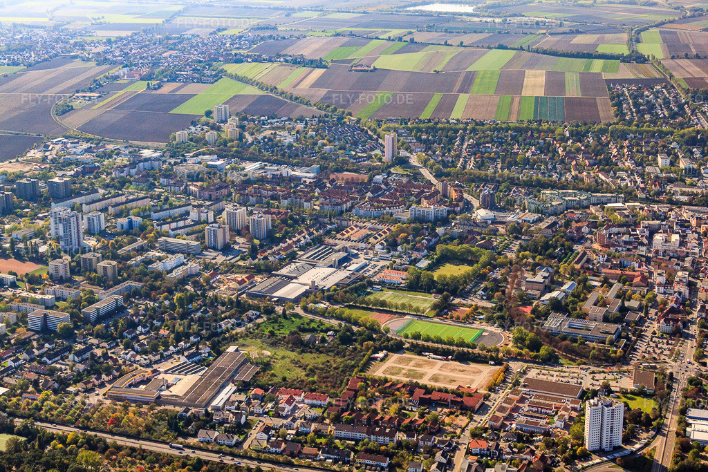 Luftbild: Stadtansicht von Nordosten in Frankenthal im Bundesland Rheinland-Pfalz in Deutschland. Foto: IMG_21773.jpg vom 09.10.2009 durch Werner Riehm/FLY-FOTO.de