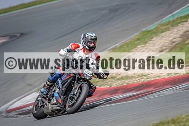 spof4110 | Professionelle Fotos von Sportveranstaltungen, aber auch Hochzeiten und anderen Events. - Realisiert mit Pictrs.com