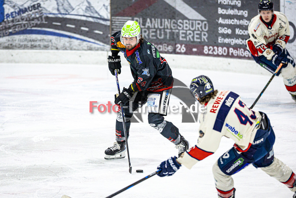 Peißenberg MINERS gegen VfE Ulm/Neu-Ulm DEVILS | Eishockey Bayernliga 2025/26 Vorrunde 24. Spieltag, Peißenberg MINERS gegen VfE Ulm/Neu-Ulm DEVILS, 20260104,Marek HALODA (MINERS 64) in Aktion,2026-01-04 in Peißenberg (flatbuy Arena Peißenberg), Marek HALODA (MINERS 64)Copyright: WolfgangxLindner www.foto-lindner.de