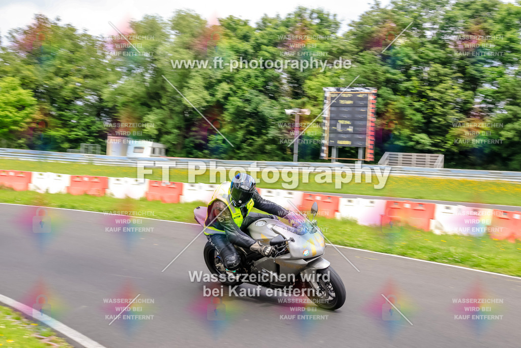 VBK-7252 | Hier findet Ihr Bilder von Touristenfahrten auf der Nürburgring Nordschleife oder von anderen Veranstaltungen die ich besucht habe. Viel Spass beim Durch Schauen 