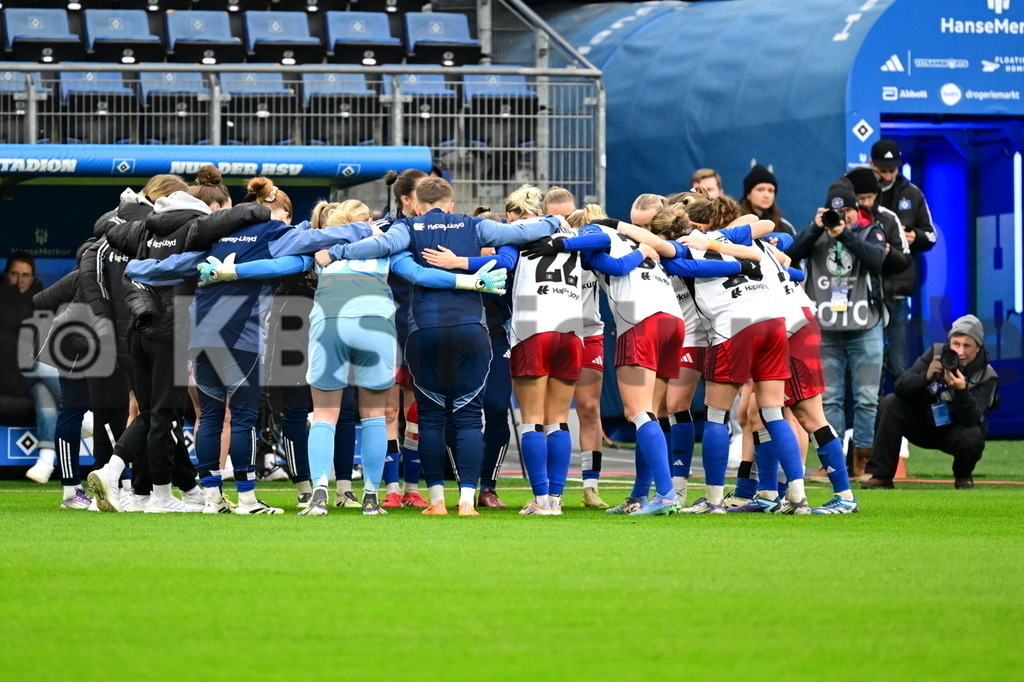 KBS Picture_HSV-Leverkusen_DFBpokal_Frauen_006 | HSV Frauen Teamkreis ,Sportplatz :  Volksparkstadion, - Realisiert mit Pictrs.com