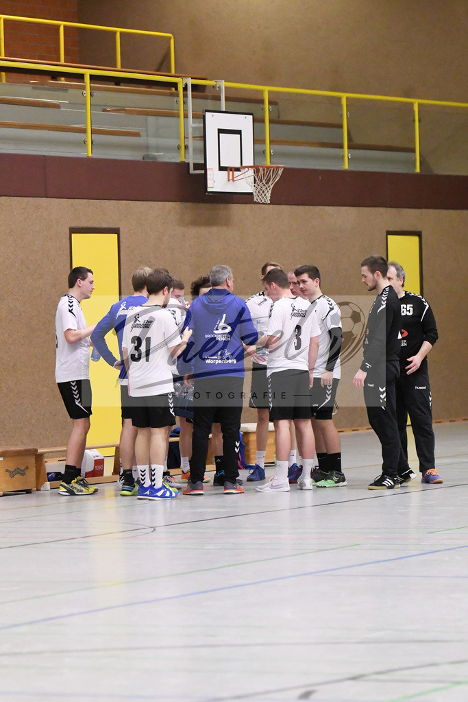 20200125_TEURWD_0036 | Handball, Herren:   beim Spiel der Landesklasse Süd zwischen SG Teuto Handball vs. RW Damme am 25.01.2020 in der Sporthalle-Gellenbeck in Hagen a.T.W., Deutschland.(Foto von Nico Paetzel) - Realisiert mit Pictrs.com