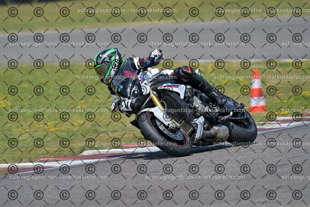 26BT02-2088 | markuskiefer.com - Realisiert mit Pictrs.com