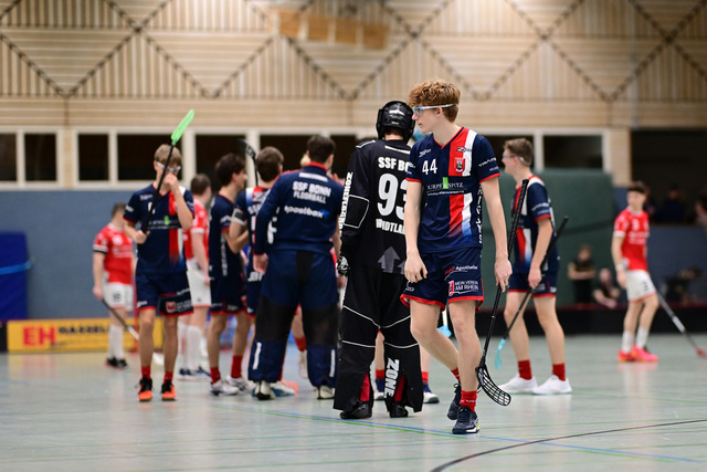 Floorball I Herren I Saison 2024-2025 I 2. FBL Herren Nord-West I 12. Spieltag I MTV Mittelnkirchen - SSF Dragons Bonn II I 037045 | Der Sportfotograf. - Realisiert mit Pictrs.com