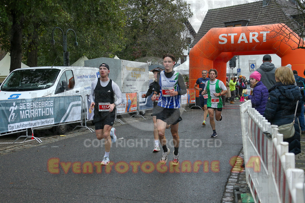 251130_1140_EX1_8160 | Sportfotografie im Rhein-Sieg Kreis, Köln, Bonn, NRW, Rheinland Pfalz, Hessen, etc. Unser Tätigkeitsfeld umfasst den Laufsport vom Volkslauf über den Marathon, Duathlon, Triathon bis zum Ultralauf wie Kölnpfad Ultra oder Schindertrail.