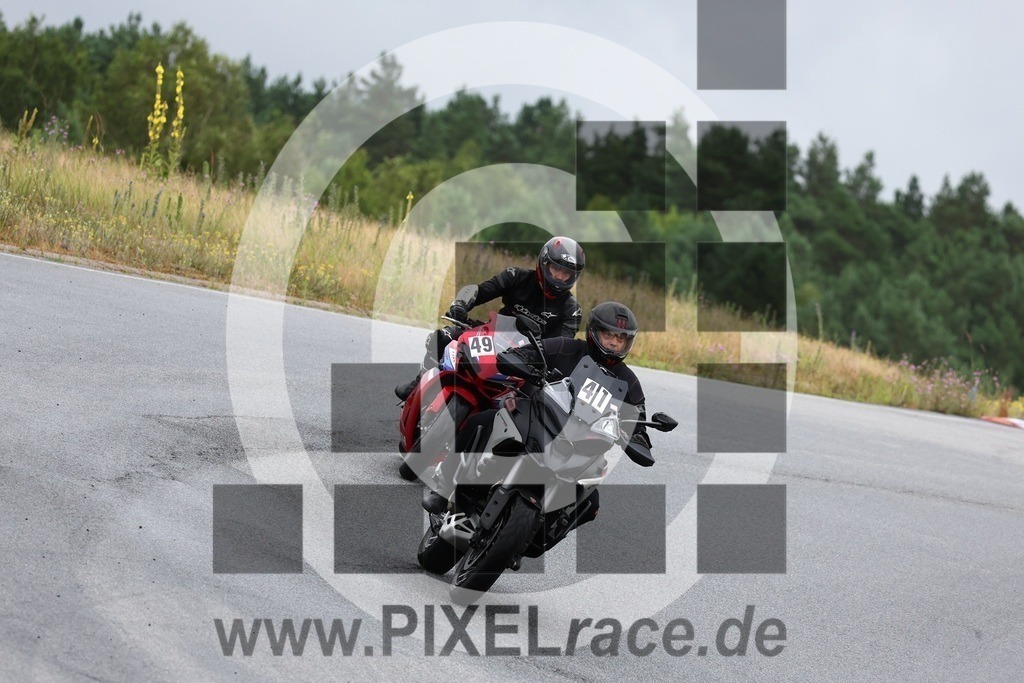 0049-20240713_04073 | Schöne Erinnerungen an spannende Momente - das festzuhalten ist unser Job. PIXELrace.de ist seit 2003 auf den Rennstrecken Europas unterwegs um die Action draußen beim Fahren und die wunderbare Stimmung imm Fahrerlager für euch einzufangen.