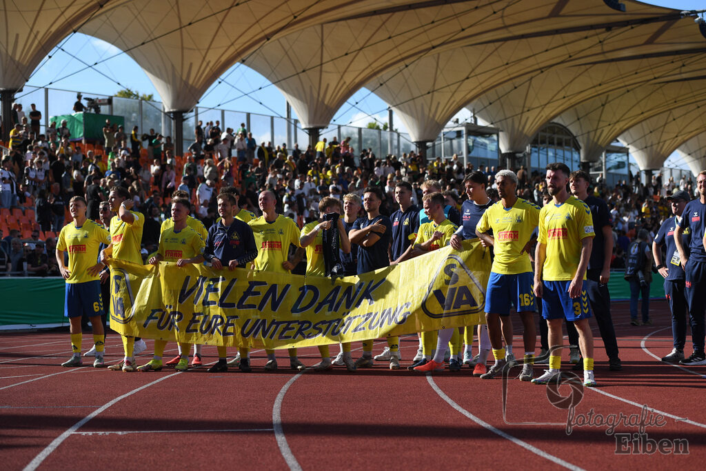 SV Atlas-Delmenhorst-Borussia Mönchengladbach | DFB-Pokal 1. Runde;SV Atlas Delmenhorst (gelb)-Borussia Mönchengladbach (schwarz) am 17.08.2025 in Oldenburg (Marschweg-Stadion), Photo: Philip Eiben 2025 - Realisiert mit Pictrs.com