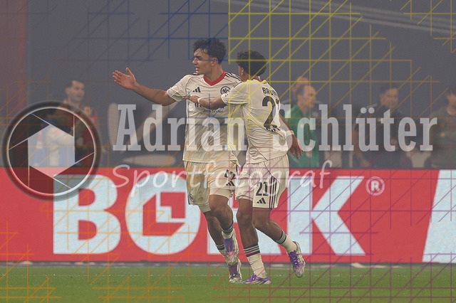 Bayer 04 Leverkusen vs Eintracht Frankfurt - Bundesliga  | Leverkusen, Deutschland, 12.09.25:   Can Yilmaz Uzun (Eintracht Frankfurt) Torjubel, jubelt nach seinem Treffer zum 2:1 waehrend des Spiels der Bundesliga zwischen  Bayer 04 Leverkusen vs Eintracht Frankfurt in der BayArena(Foto von Brauer-Fotoagentur / Adrian Schlueter)