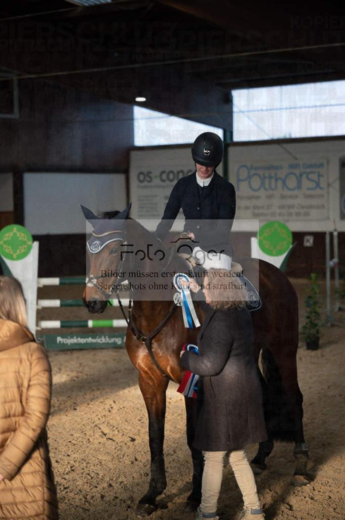 Hallenreittunier Voxtrup 2023 | Entdecke hochwertige Reitturnierfotos von Foto Oger. Professionell, emotional und authentisch – jetzt Lieblingsmomente im Shop bestellen.Deutschlandweite Turnierfotografie. - Realisiert mit Pictrs.com