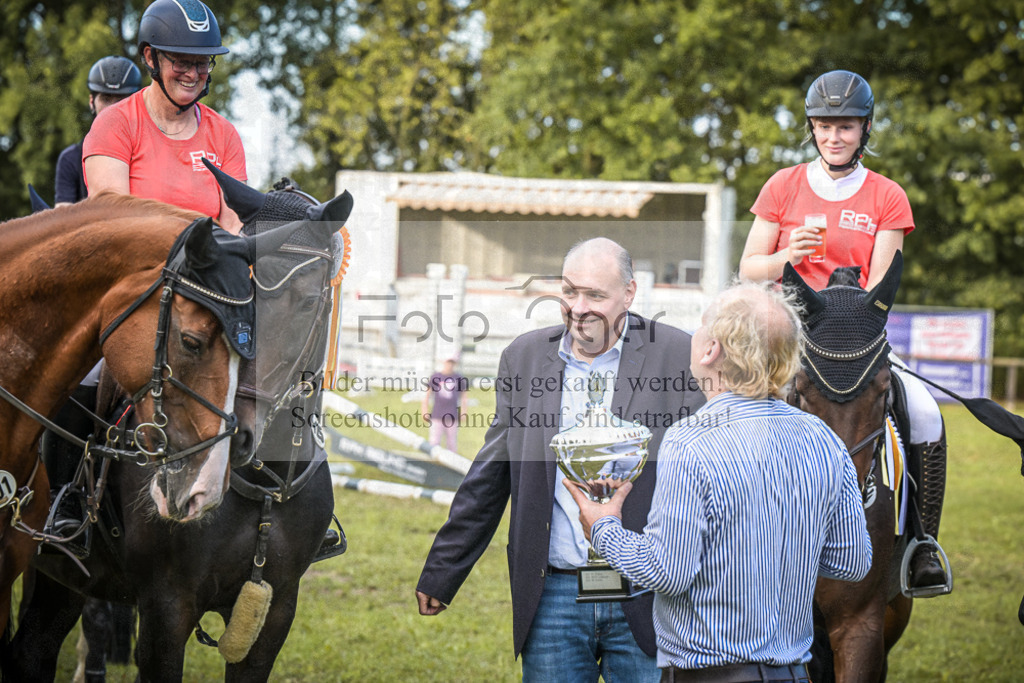 DOS_0149 | Entdecke hochwertige Reitturnierfotos von Foto Oger. Professionell, emotional und authentisch – jetzt Lieblingsmomente im Shop bestellen.Deutschlandweite Turnierfotografie. - Realisiert mit Pictrs.com