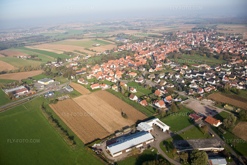 Aerial view: View of the town in Rittershoffen in the state Bas-Rhin, France.Photo: IMG_075625.jpg taken on 11/01/2014 by Werner Riehm/FLY-FOTO.comResolution of the original: 5472 x 3648 px