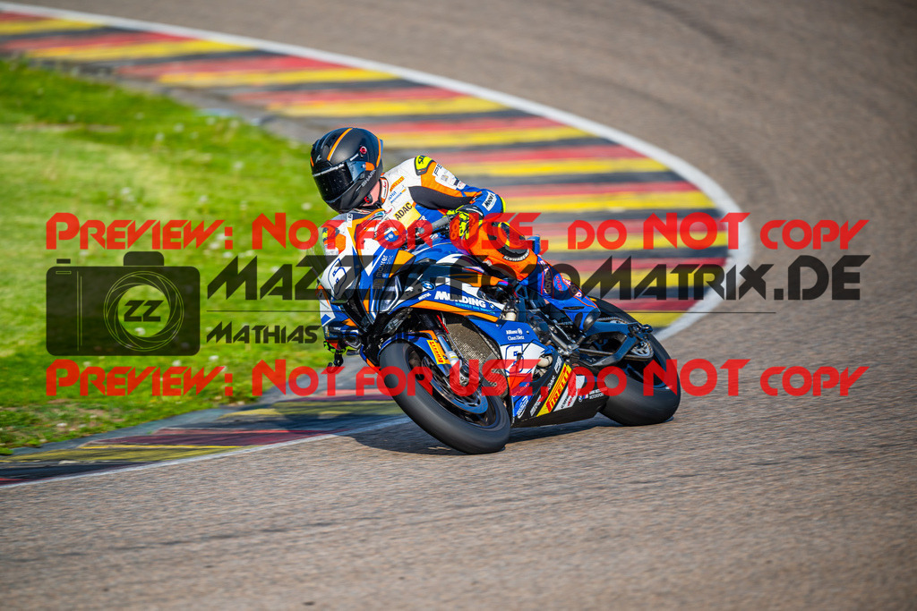 MaZZes_FotoMatrix_240504_6007705_6618 | STK1000