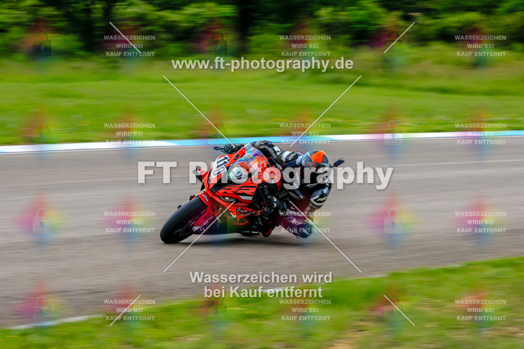 MotoTeam-3520 | Hier findet Ihr Bilder von Touristenfahrten auf der Nürburgring Nordschleife oder von anderen Veranstaltungen die ich besucht habe. Viel Spass beim Durch Schauen 