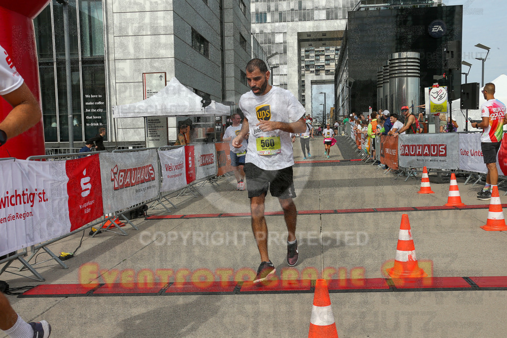 250920_1326_EX1_4592 | Sportfotografie im Rhein-Sieg Kreis, Köln, Bonn, NRW, Rheinland Pfalz, Hessen, etc. Unser Tätigkeitsfeld umfasst den Laufsport vom Volkslauf über den Marathon, Duathlon, Triathon bis zum Ultralauf wie Kölnpfad Ultra oder Schindertrail.