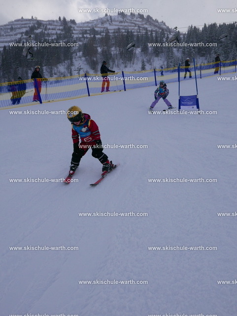 Annika _ Sarah (3) | Photos von der Skischule Warth - Realisiert mit Pictrs.com