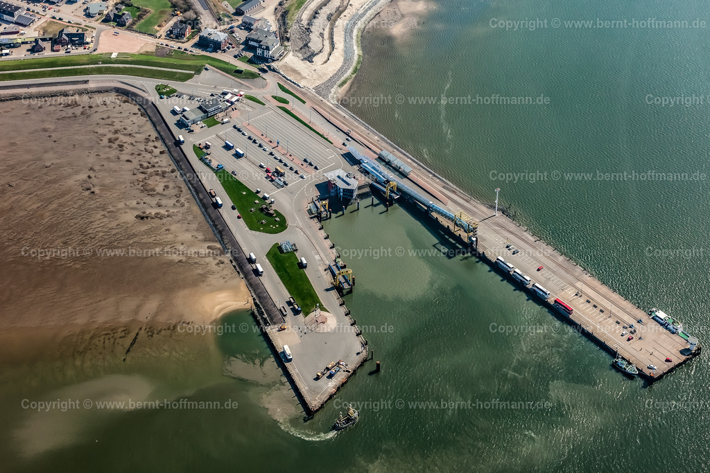 PLB_8201_Dagebuell_Hafen | LUFTBILD. Dagebüll. __ Fährhafen. - Realisiert mit Pictrs.com