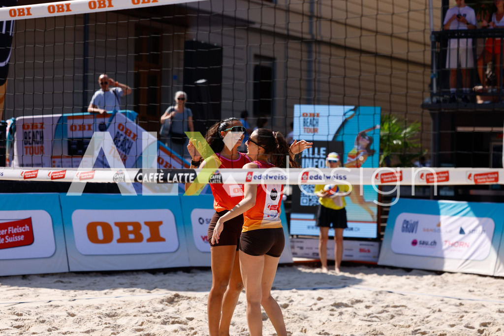 Obi BeachTour 2026 - Basel | BASEL, SWITZERLAND - JULY 18: ANNA LUTZ (SUI) and SHANA ZOBRIST (SUI) during the Obi BeachTour 2026 match between ZOBRIST / LUTZ (SUI) and GRÜNIG / PROBST (SUI) at Barfüsserplatz on July 18, 2026 in Basel, Switzerland. - Realisiert mit Pictrs.com