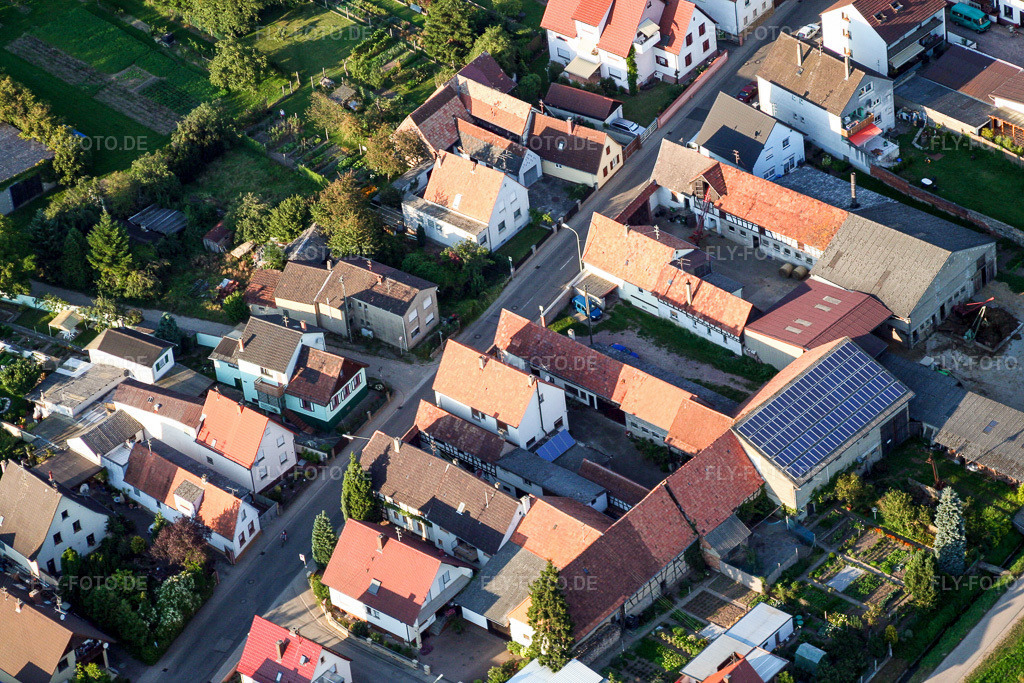 Luftbild: Saarstraße von Südwesten in Kandel im Bundesland Rheinland-Pfalz in Deutschland. Foto: IMG_7374.jpg vom 25.08.2007 durch Werner Riehm/FLY-FOTO.de