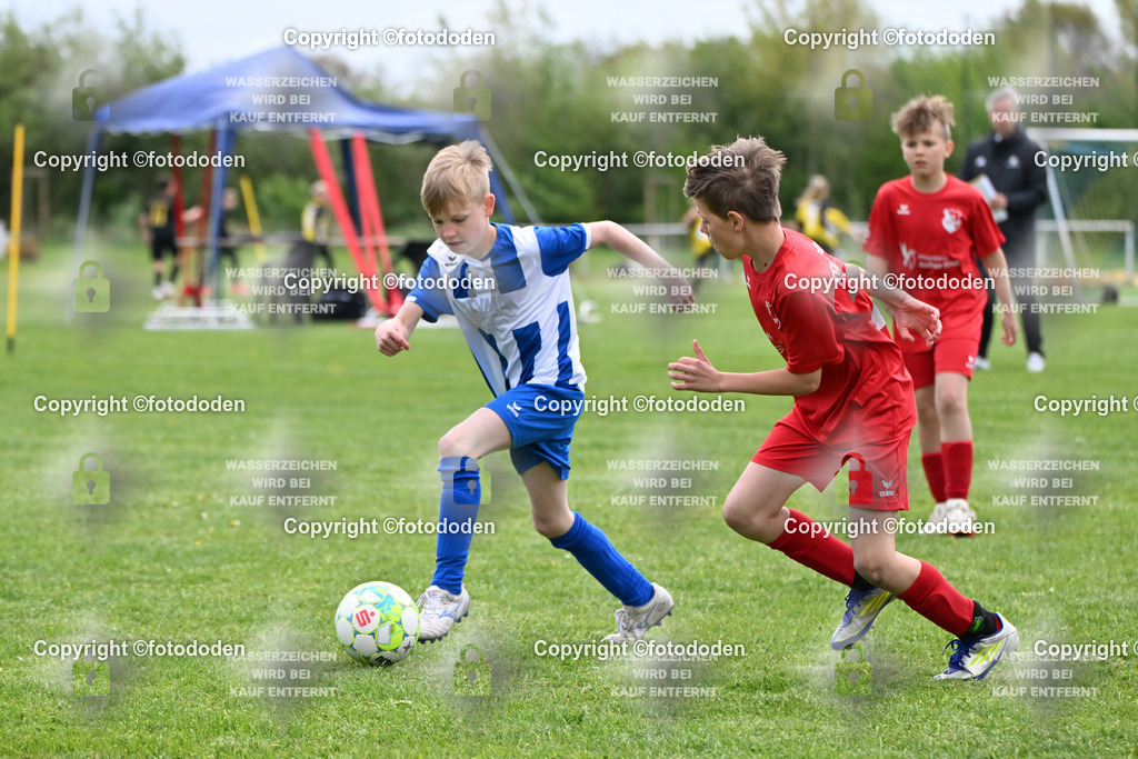 DSC_0120 | TSV Holtrop (rot) - TuS Holtriem I (blau,weiß) 