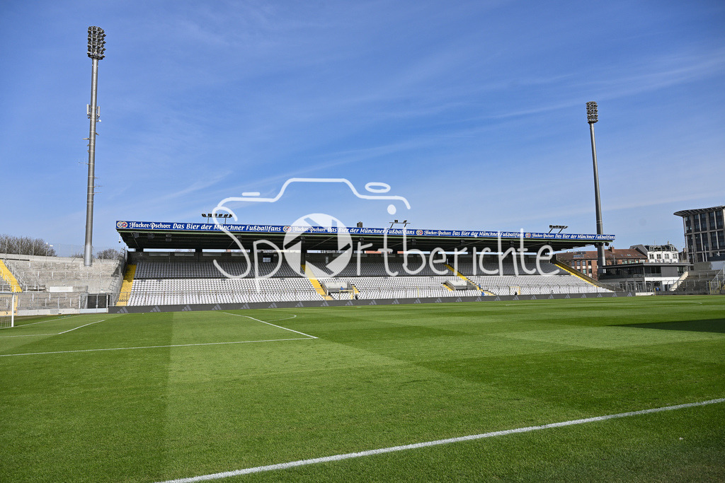 FC Bayern Amateure - 1. FC Schweinfurt 05 | Ein Blick ins Stadion an der Gruenwalder Strasse in Muenchen / Gruenwalder Stadion / Innen / Symbolbild / TSV 1860 Muenchen / Muenchner Loewen / Giesing / Symbolbild / 3. Liga / Regionalliga Bayern / Regionalliga Bayern: FC Bayern Muenchen II - 1. FC Schweinfurt 1905, Gruenwalder Stadion am 22.02.2025