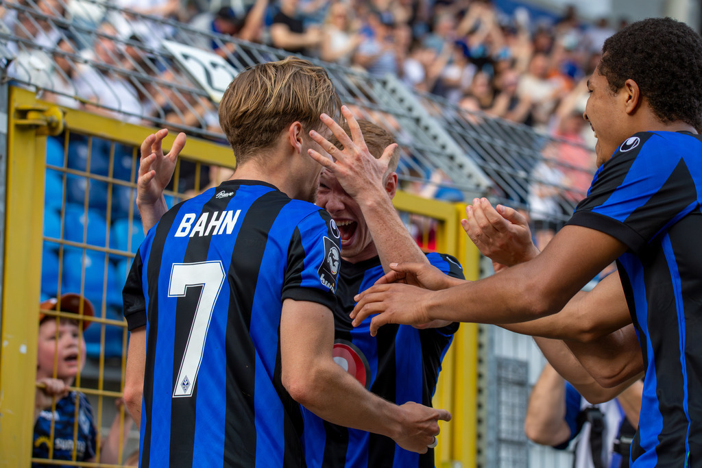 06.04.2024, Fußball 3. Liga, Saison 2023/24, 32. Spieltag: Waldhof Mannheim gegen SpVgg Unterhaching (6:1). Jubel nach dem 3:1 durch Bentley Baxter Ban | 06.04.2024, Fußball 3. Liga, Saison 2023/24, 32. Spieltag: Waldhof Mannheim gegen SpVgg Unterhaching (6:1). Jubel nach dem 3:1 durch Bentley Baxter Ban - Realisiert mit Pictrs.com