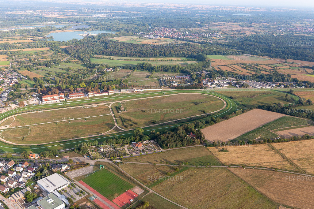 Luftbild: Rennbahn in Iffezheim im Bundesland Baden-Württemberg in Deutschland. Foto: IMG_008775.jpg vom 20.09.2020 durch Werner Riehm/FLY-FOTO.de