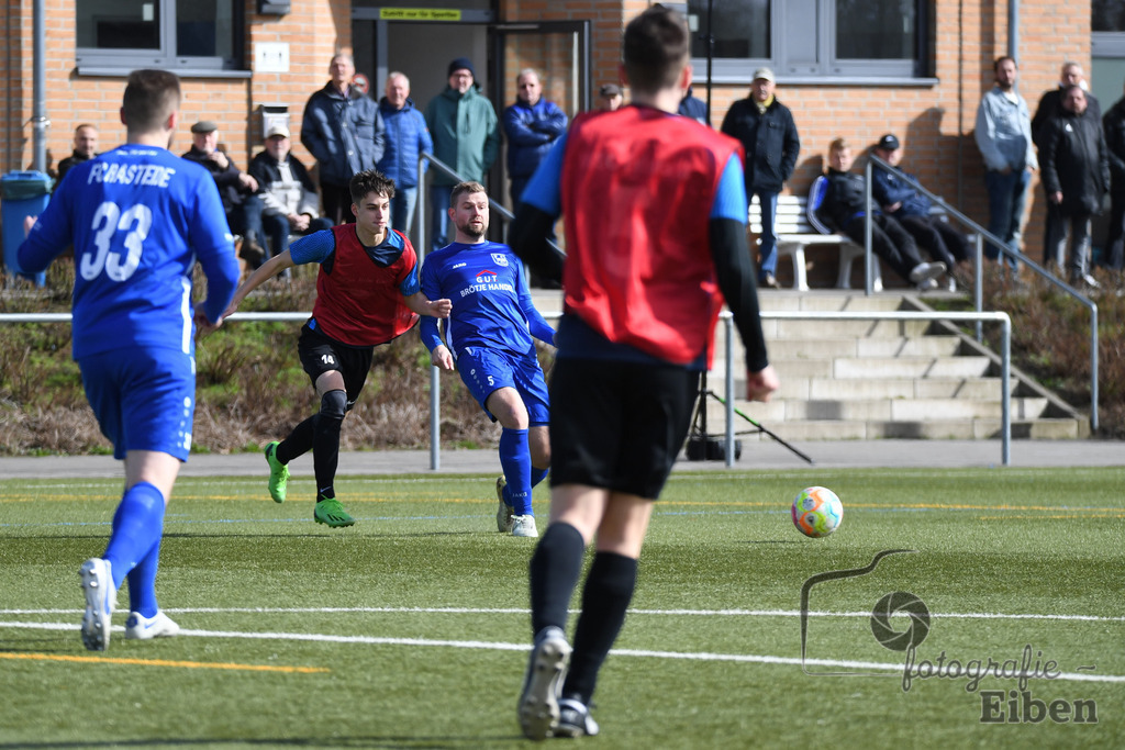 FC Rastede-WSC Frisia | Herren Kreisliga; FC Rastede (blau)-WSC Frisia WHV (rot) am 26.03.2023; in Rastede (Stadion Kötterweg), Photo: Philip Eiben 2023 - Realisiert mit Pictrs.com