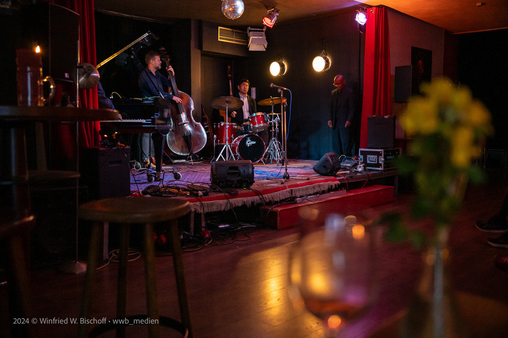 wwb-2411-0191 | <Fotografie> <Video> <Film> <Winfried Bischoff> - Realisiert mit Pictrs.com