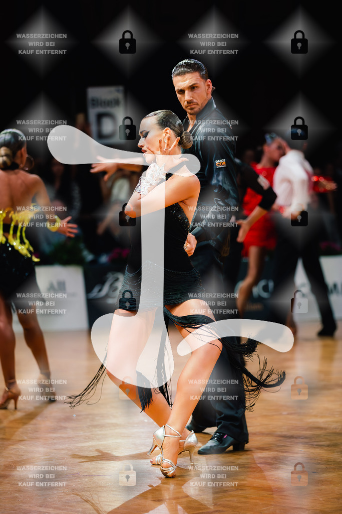 GOC 2025 - WDSF GrandSlam Latin 26th (3) Justin Lauer _ Rita Schumichin (Germany)-2025-08-23-3696 | Webshop for digital downloads and prints of dance sport, event & show photographer Julian Link - Realisiert mit Pictrs.com
