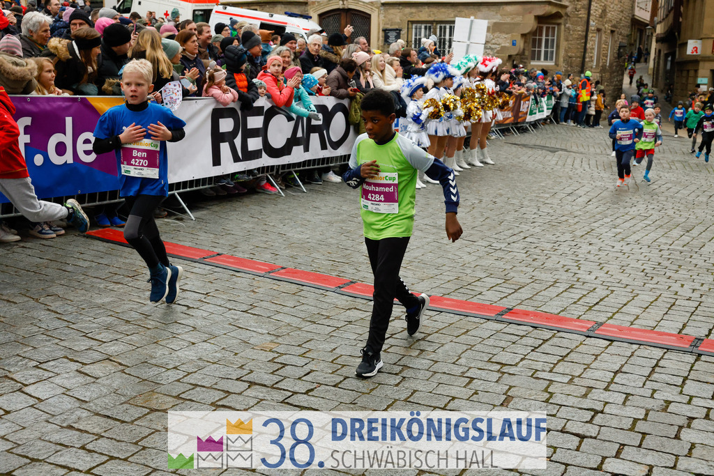 400m AOK Junior Cup | 3 Koenigslauf 2024 400m AOK Junior Cup - Realisiert mit Pictrs.com