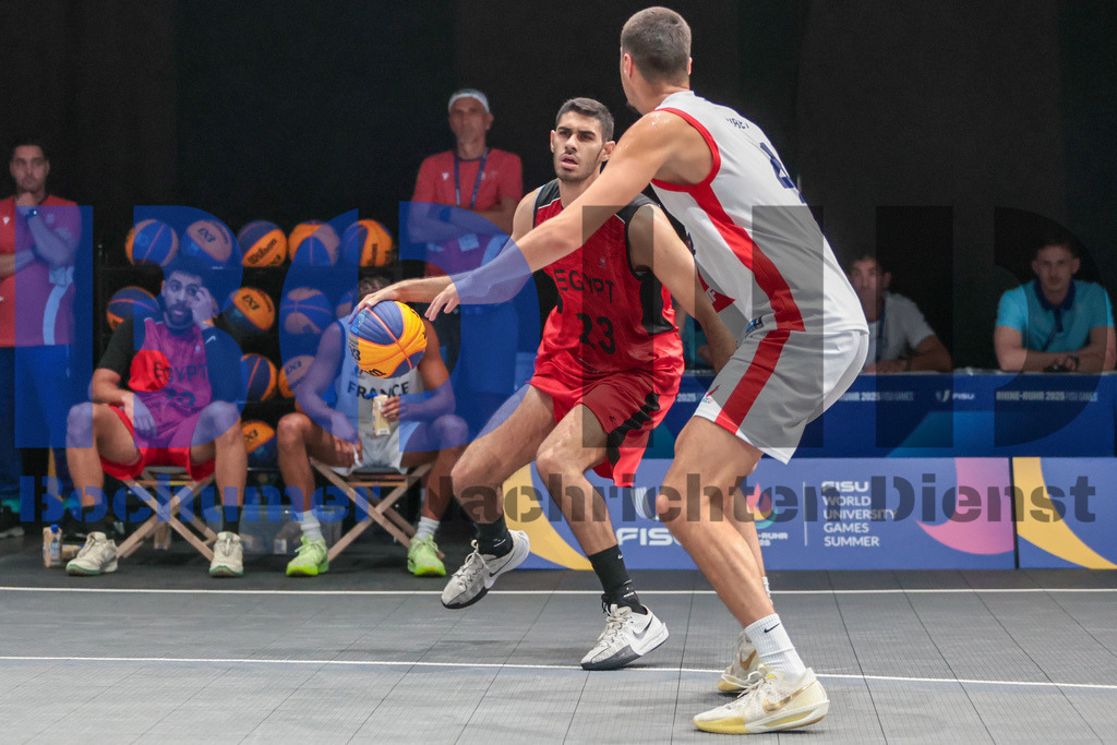 SES_TTG3X320250718-1830 | bond - Realisiert mit Pictrs.com