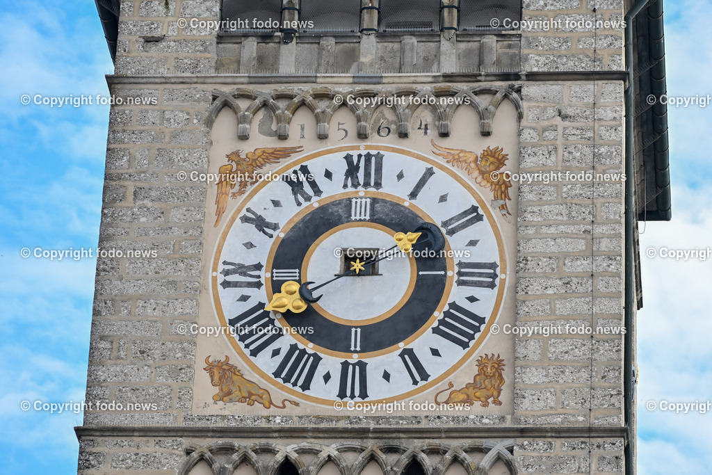 Enns_ Basilika St. Laurenz_ Stadtturm_ 17.06.2023-22 | 17.06.2023, Enns, AUT, Basilika Enns St. Laurenz, Stadtturm, im Bild Stadtturm Enns, Stadtplatz, Uhr