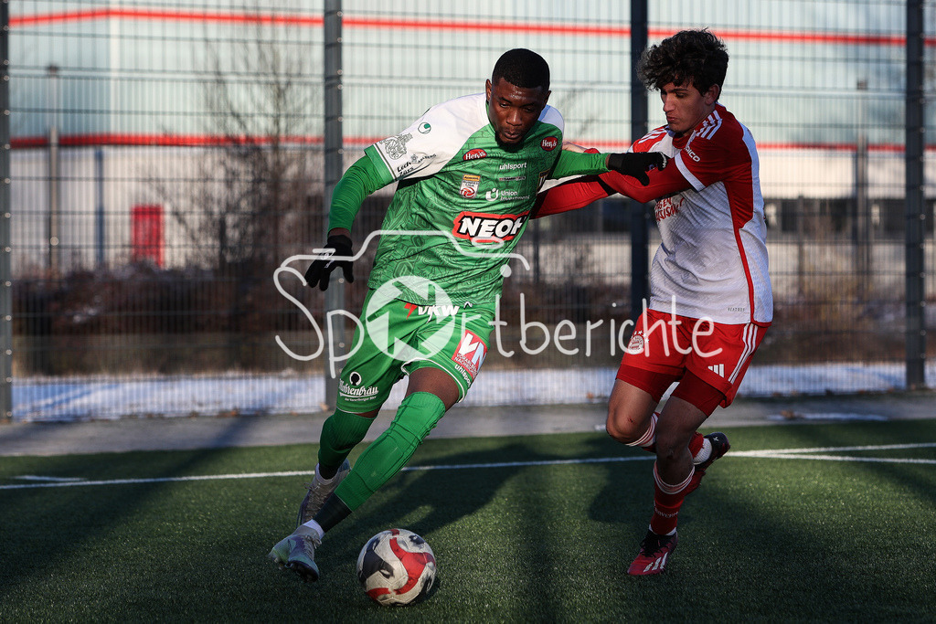 FC Bayern Amateure - SC Austria Lustenau | Kennedy BOATENG (SCA #3) im Duell mit Younes AITAMER (FCB #17) / Zweikampf