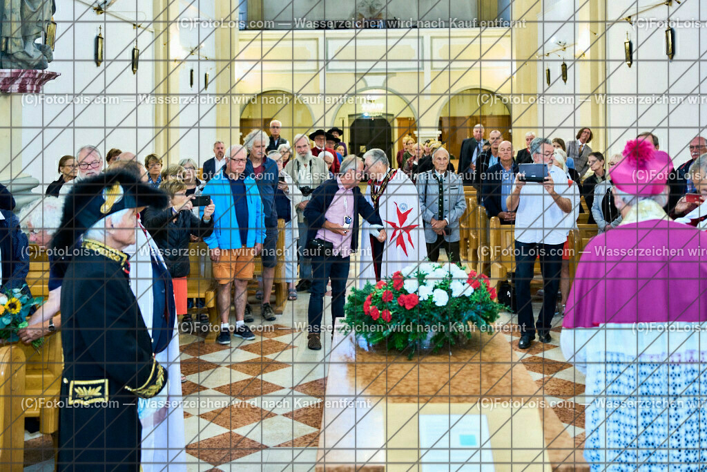 ALP3719_Jeanne de Ferrette_Kranzniederlegung_Johanna von Pfirt_Templer Orden | (C)FotoLois.com, Alois Spandl, 700stes Hochzeitsjubiläum - Albrecht II. mit Johanna von Pfirt in Thann (FR) im März 2024. Empfang des Organistionskommitees aus der Region Ferrette (Pfirt)/Thann aus dem Elsass mit Empfang durch die Stadtgemeinde und Bezirkshauptmannschaft Scheibbs im Schloss Scheibbs und anschließender Kranzniederlegung in der Kartausenkirche über der Krypta des Gründerehepaares durch Mitglieder des Templer Ordens im Beisein von Mitgliedern der Goldhaubengruppen, Fr 22. September 2023.