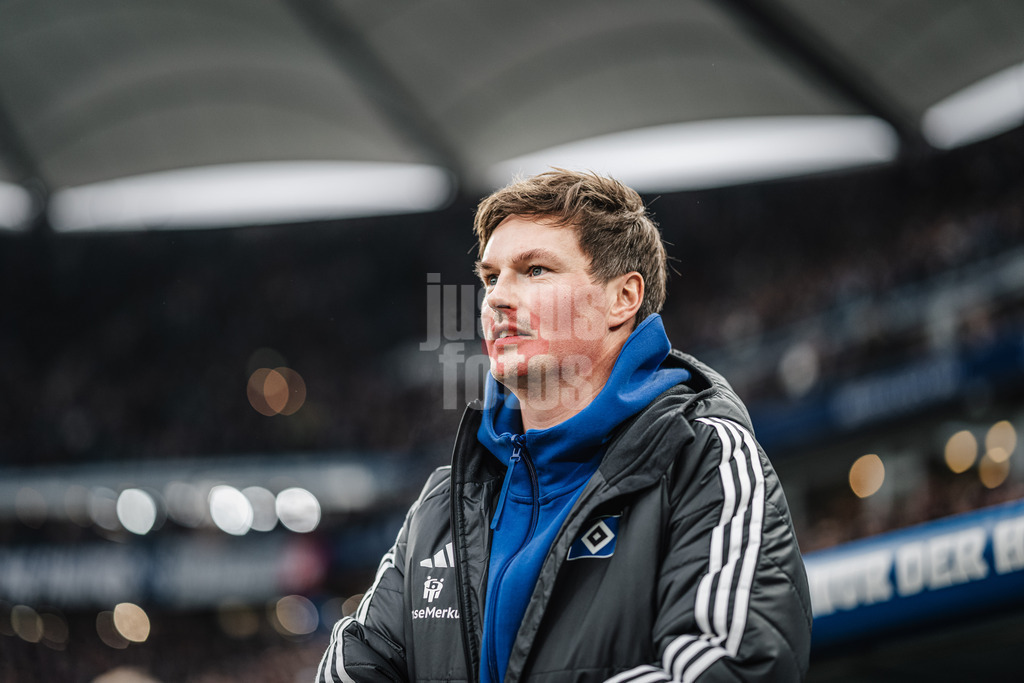 Fußball | Männer | Saison 2024/2025 | 2. Fußball-Bundesliga | 15. Spieltag | Hamburger SV vs. SV Darmstadt 98 | 08.12.2024 | Trainer Merlin Polzin (HSV)