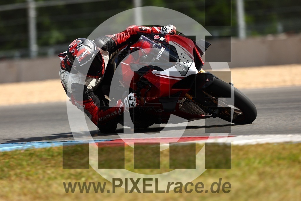 0089-20250829_02325 | Schöne Erinnerungen an spannende Momente - das festzuhalten ist unser Job. PIXELrace.de ist seit 2003 auf den Rennstrecken Europas unterwegs um die Action draußen beim Fahren und die wunderbare Stimmung imm Fahrerlager für euch einzufangen.