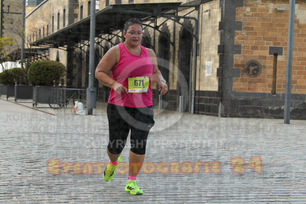 250920_1507_EV4_8118 | Sportfotografie im Rhein-Sieg Kreis, Köln, Bonn, NRW, Rheinland Pfalz, Hessen, etc. Unser Tätigkeitsfeld umfasst den Laufsport vom Volkslauf über den Marathon, Duathlon, Triathon bis zum Ultralauf wie Kölnpfad Ultra oder Schindertrail.