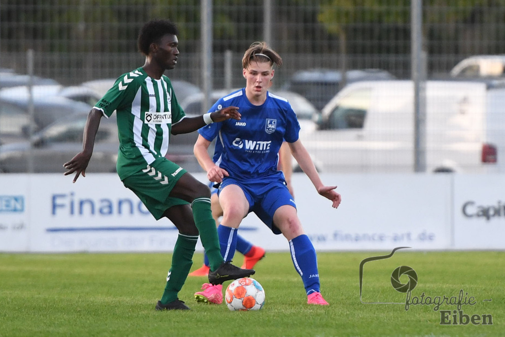 FC Rastede-VFL Oldenburg | A-Jugend Bezirkspokal; FC Rastede (blau)-VFL Oldenburg (grün) am 16.08.2023 in Rastede (Sportanlage Köttersweg), Deutschland, Photo: Philip Eiben 2023 - Realisiert mit Pictrs.com