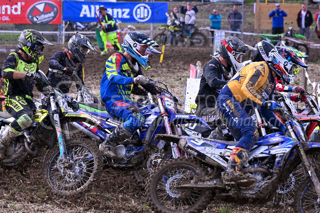 Motocross Schlatt bei Winterthur - 29. April 2023 | #221 Koch Raphael aus Effretikon (CH) auf Yamaha und #9 Badertscher Jonas aus Rudolfingen (CH) auf KTM in der Kategorie MX2 am Motocross Schlatt bei Winterthur, 29. April 2023.
Instagram: @mx_schlatt | @mc_wila | @sam_schweiz
Bild: Sportfotografie Markus Aeschimann | www.markus-aeschimann.ch - Realisiert mit Pictrs.com