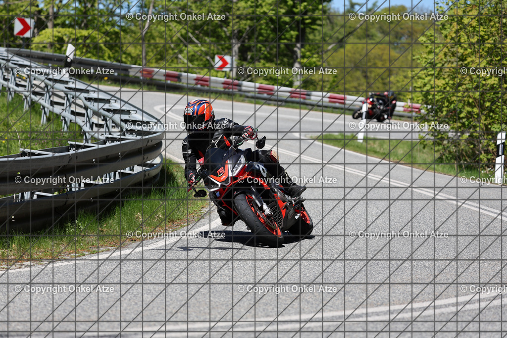 IMG_9511 | Fotograf am Kyffhäuser. Onkel Atze. Kyffhäuser Rennstrecke. Café36. Motorsportfotografie. - Realisiert mit Pictrs.com