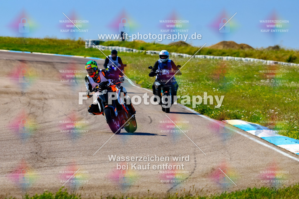 089-3798 | Hier findet Ihr Bilder von Touristenfahrten auf der Nürburgring Nordschleife oder von anderen Veranstaltungen die ich besucht habe. Viel Spass beim Durch Schauen 