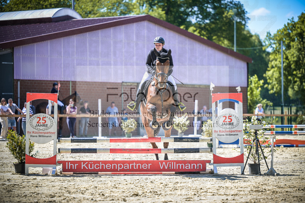 DOS_0093 | Entdecke hochwertige Reitturnierfotos von Foto Oger. Professionell, emotional und authentisch – jetzt Lieblingsmomente im Shop bestellen.Deutschlandweite Turnierfotografie. - Realisiert mit Pictrs.com