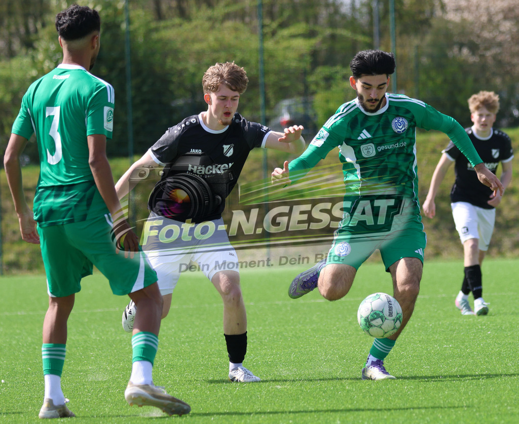 SV Rödinghausen - MSV Duisburg | Auf dem Bild zu sehen: schwarz SV Rödinghausen ; grün MSV Duisburg: SV Rödinghausen, MSV Duisburg, Saison 25/26, A-Jugend, Testspiel, Rödinghausen, Deutschland - Realisiert mit Pictrs.com