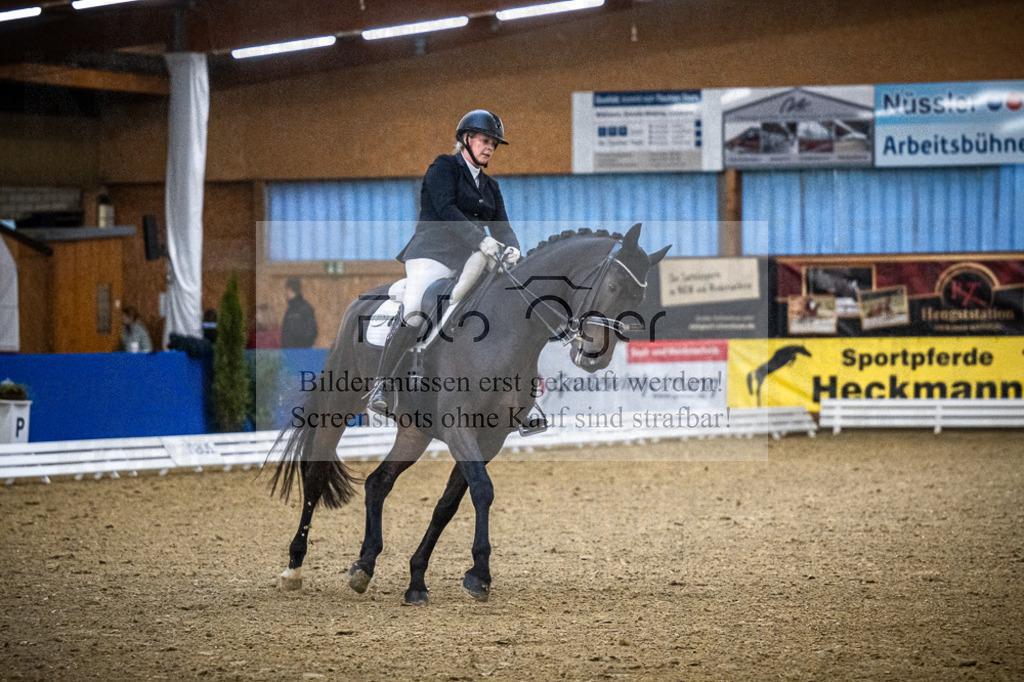 DOS_0038 | Entdecke hochwertige Reitturnierfotos von Foto Oger. Professionell, emotional und authentisch – jetzt Lieblingsmomente im Shop bestellen.Deutschlandweite Turnierfotografie. - Realisiert mit Pictrs.com