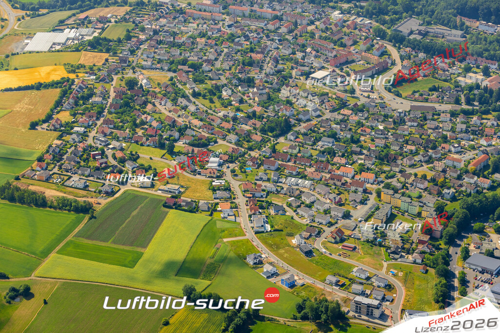 Das Luftbild zeigt : Neubaugebiet Neustadt an der Waldnaab - Die Luftaufnahme wurde 2023 vom UL-Flugzeug aus erstellt ( keine Drohne ) - Hochauflösende Luftaufnahme - Für grossformatige Ausdrucke geeignet. Die Geschenkidee !Mit Lizenz und Bildrechte bestellbar