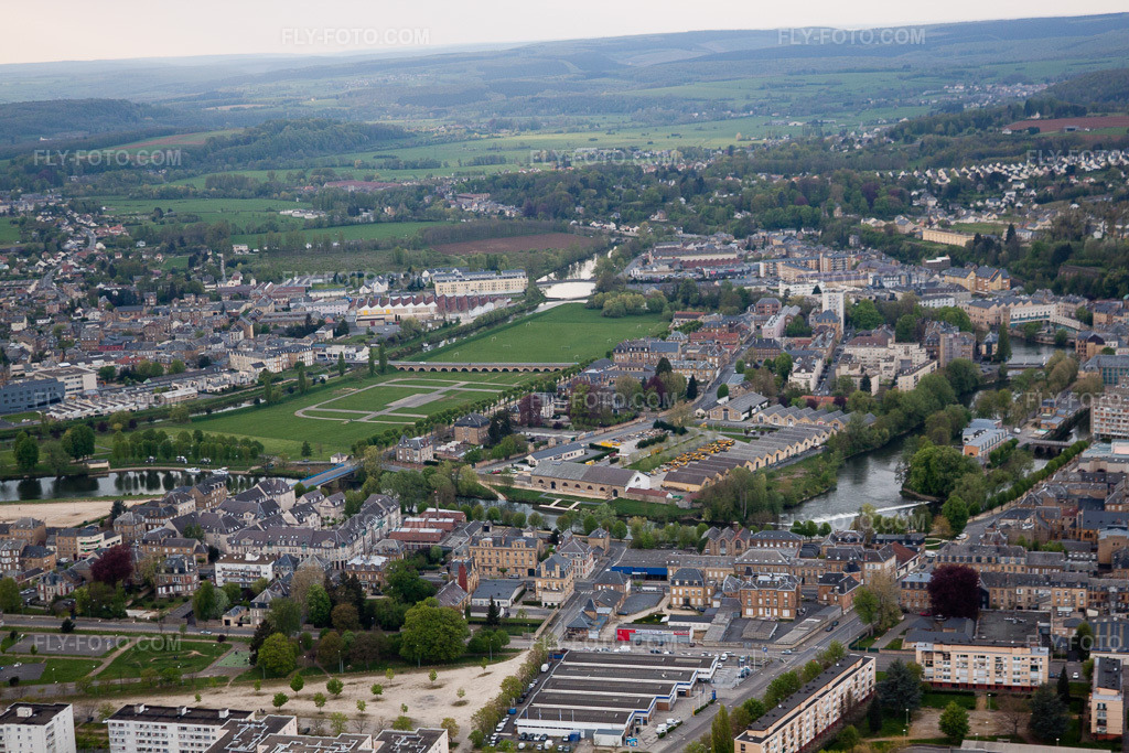 Aerial view: View of the town in Sedan in the state Ardennes, France. – Photo: IMG_39843.jpg taken on 04/16/2011 by Werner Riehm/FLY-FOTO.com – Resolution of the original: 4752 x 3168 px