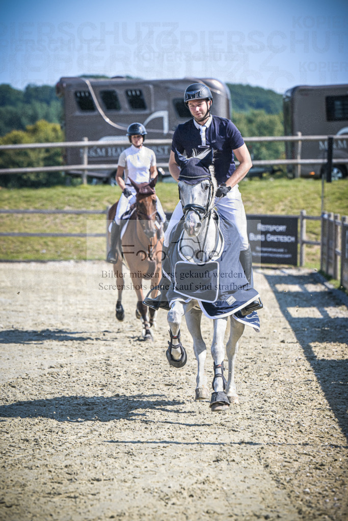 DOS_0111 | Entdecke hochwertige Reitturnierfotos von Foto Oger. Professionell, emotional und authentisch – jetzt Lieblingsmomente im Shop bestellen.Deutschlandweite Turnierfotografie. - Realisiert mit Pictrs.com